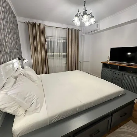 Unirii Square Apartament By Lucas Apartment *